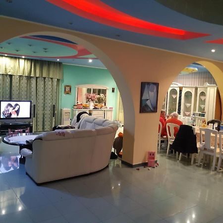 Casa Albastra Hotel Drumu Carului Ngoại thất bức ảnh