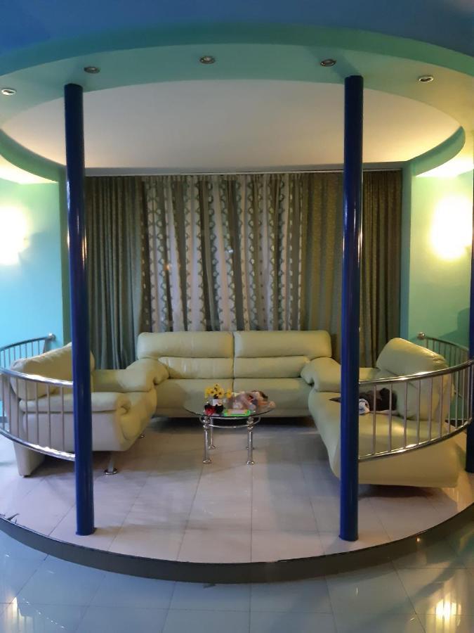 Casa Albastra Hotel Drumu Carului Ngoại thất bức ảnh