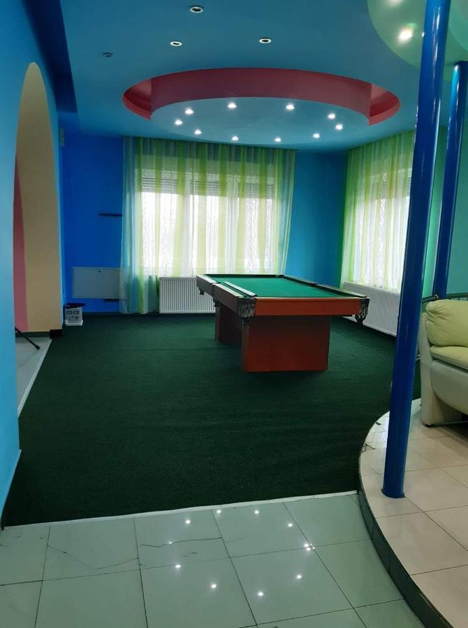 Casa Albastra Hotel Drumu Carului Ngoại thất bức ảnh