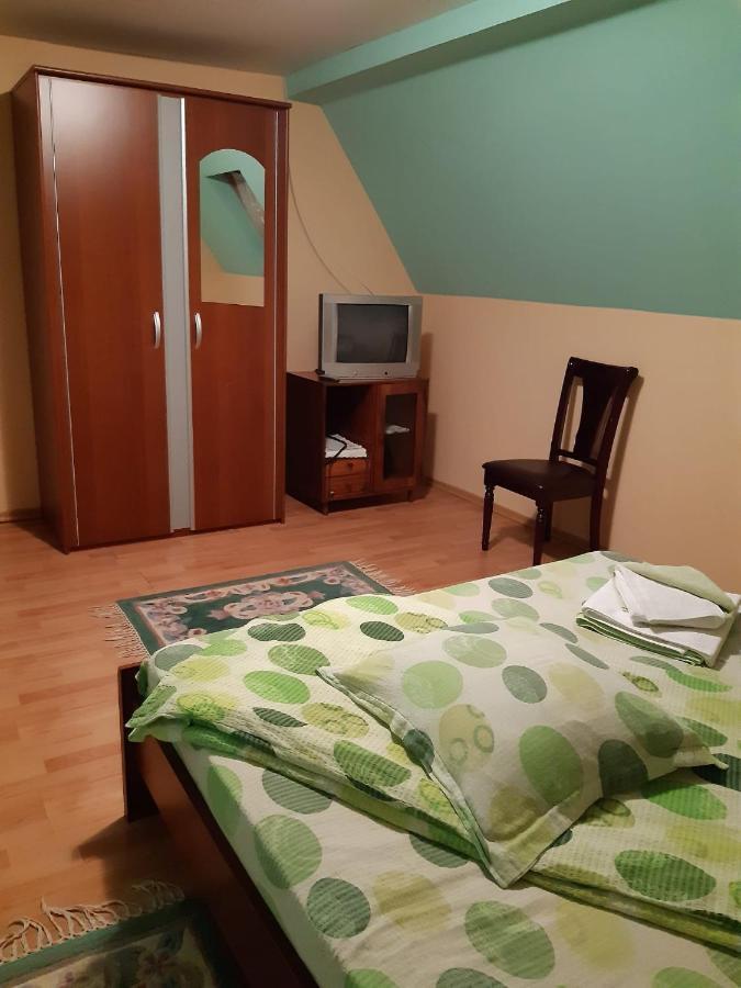 Casa Albastra Hotel Drumu Carului Ngoại thất bức ảnh